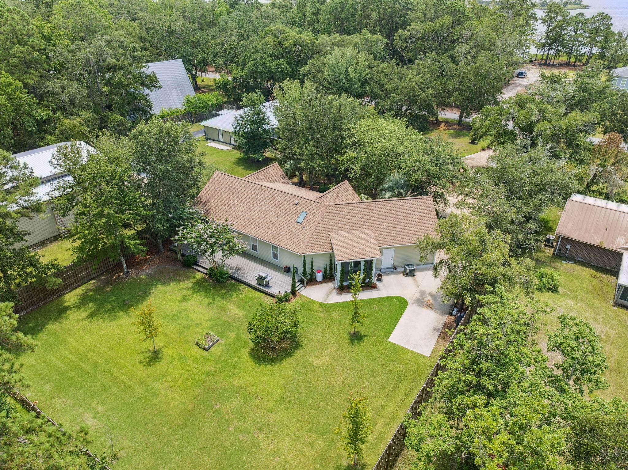 SHADY OAKS - Residential