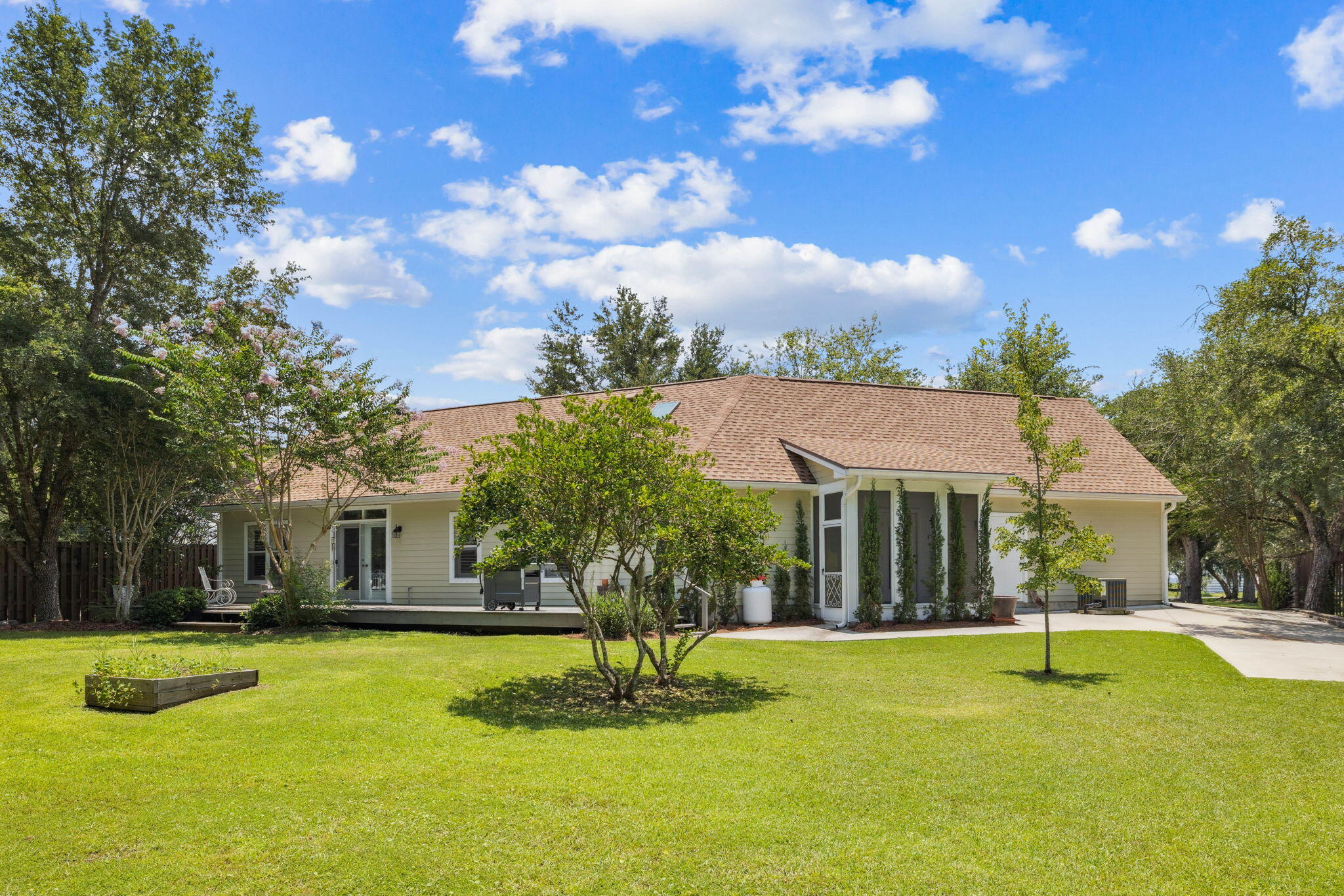 SHADY OAKS - Residential