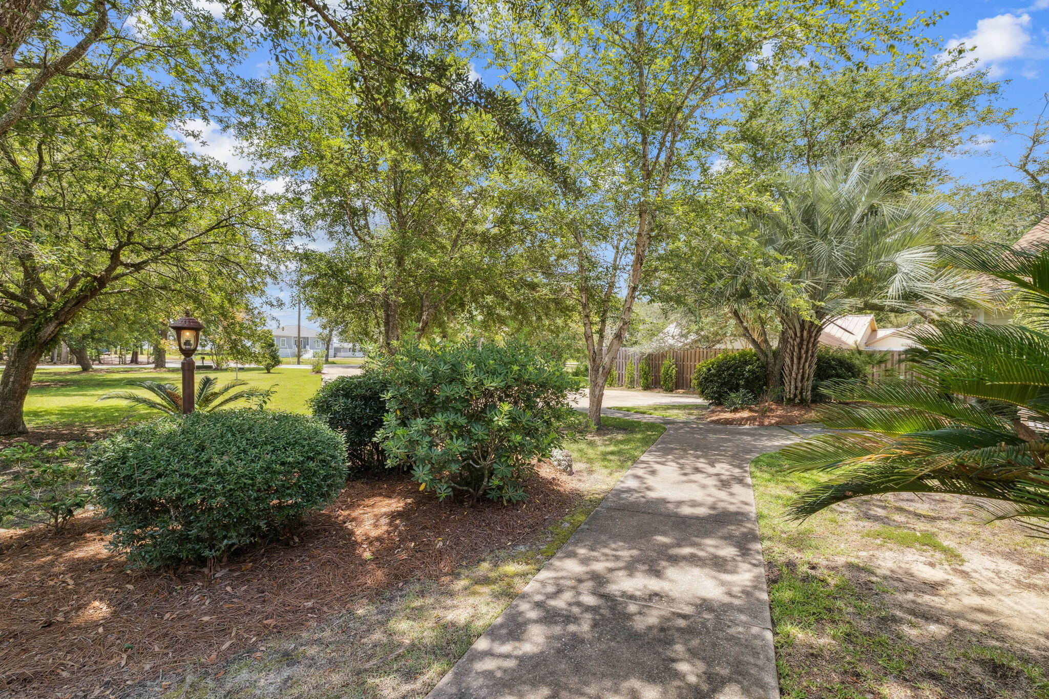 SHADY OAKS - Residential