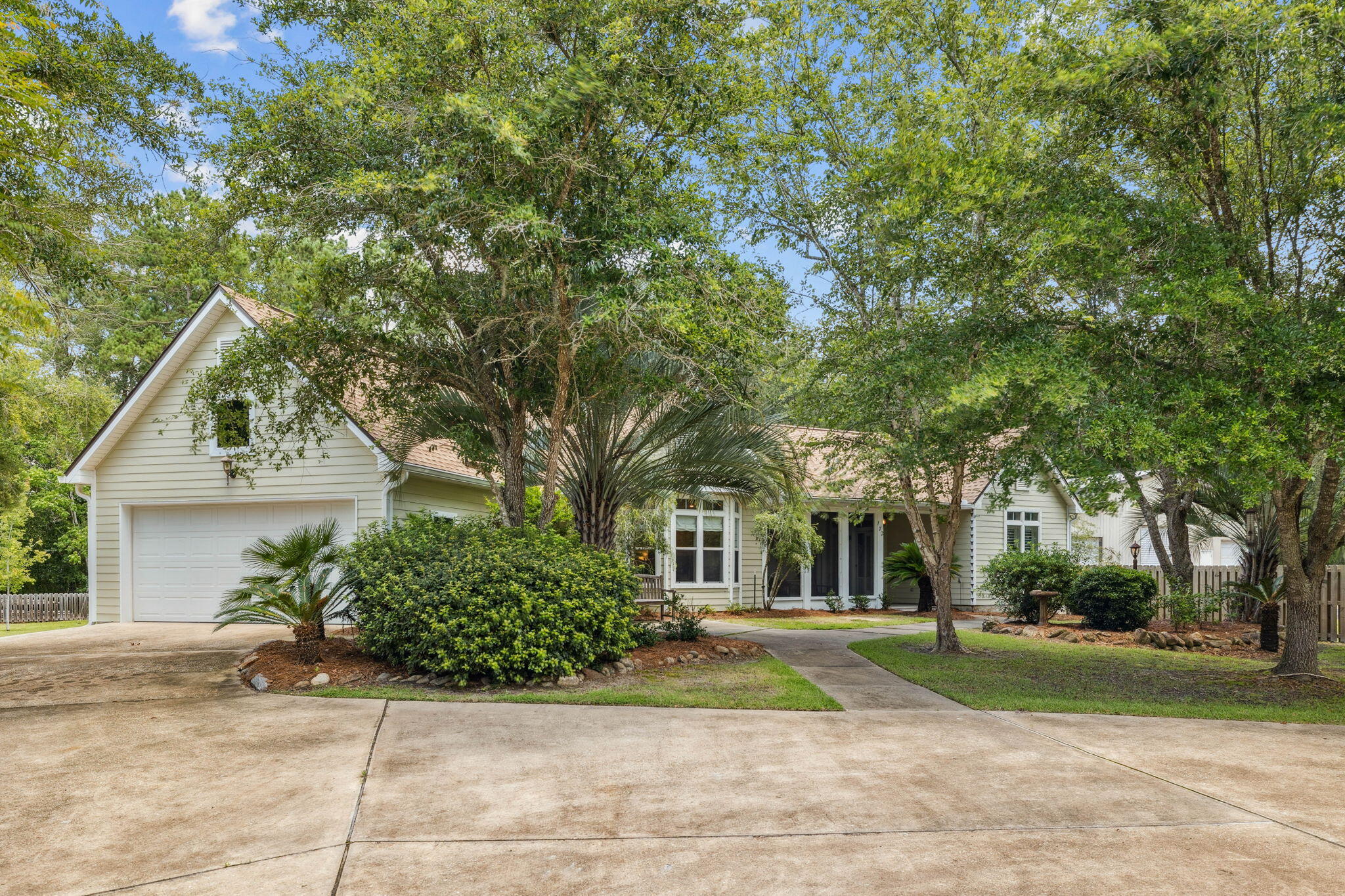 SHADY OAKS - Residential