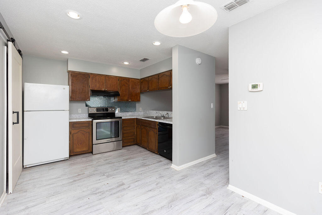 DEVAUX T/H - Residential Lease