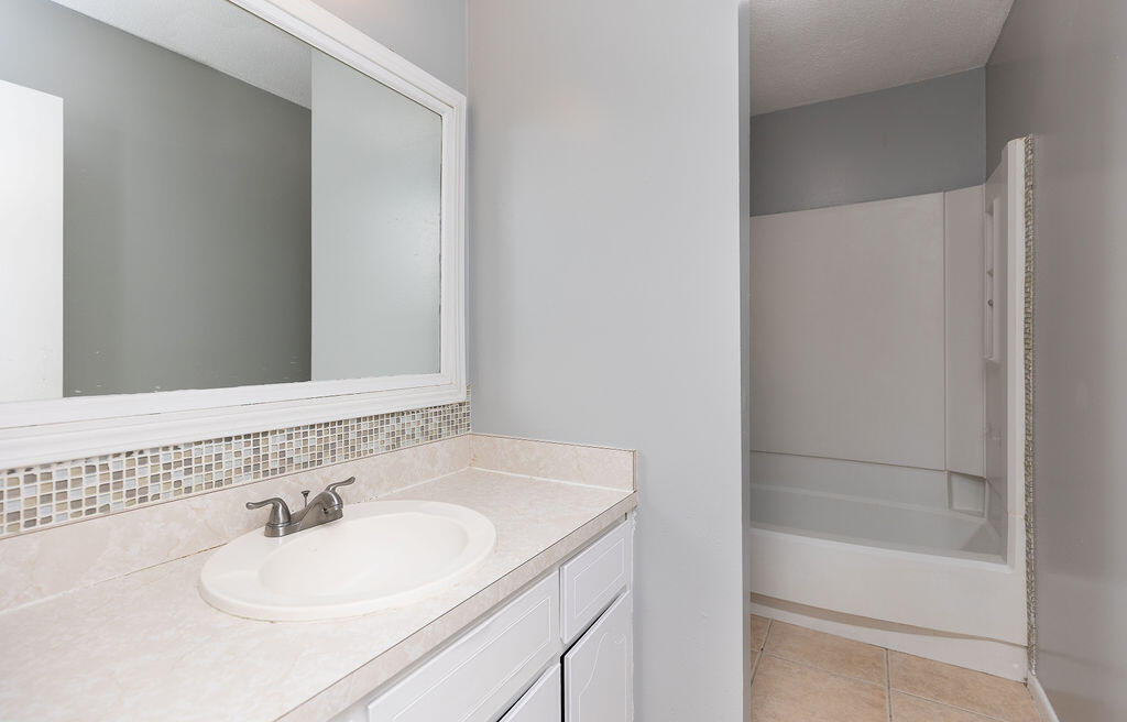 DEVAUX T/H - Residential Lease