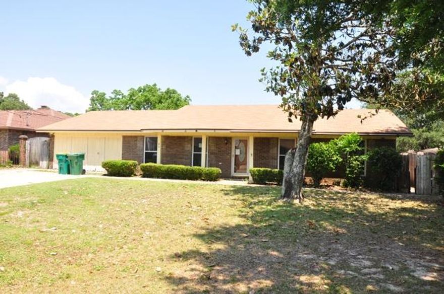 REO property in the heart of Shalimar in need of some TLC. Property is being sold as is. This 4/3 home is close to elementary and middle schools with a quick commute to Eglin AFB.