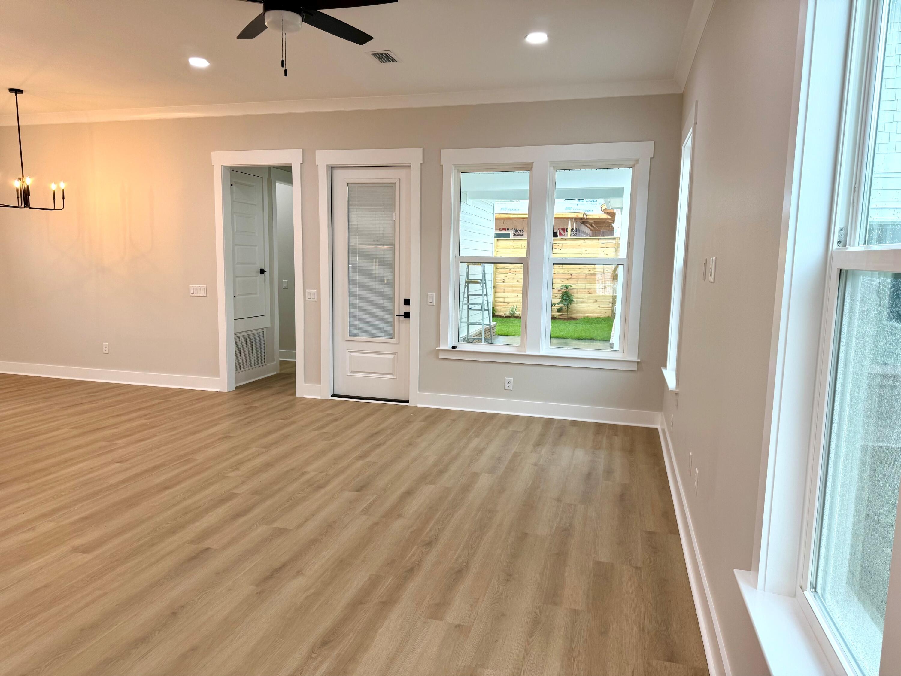 DEER MOSS CREEK - Residential