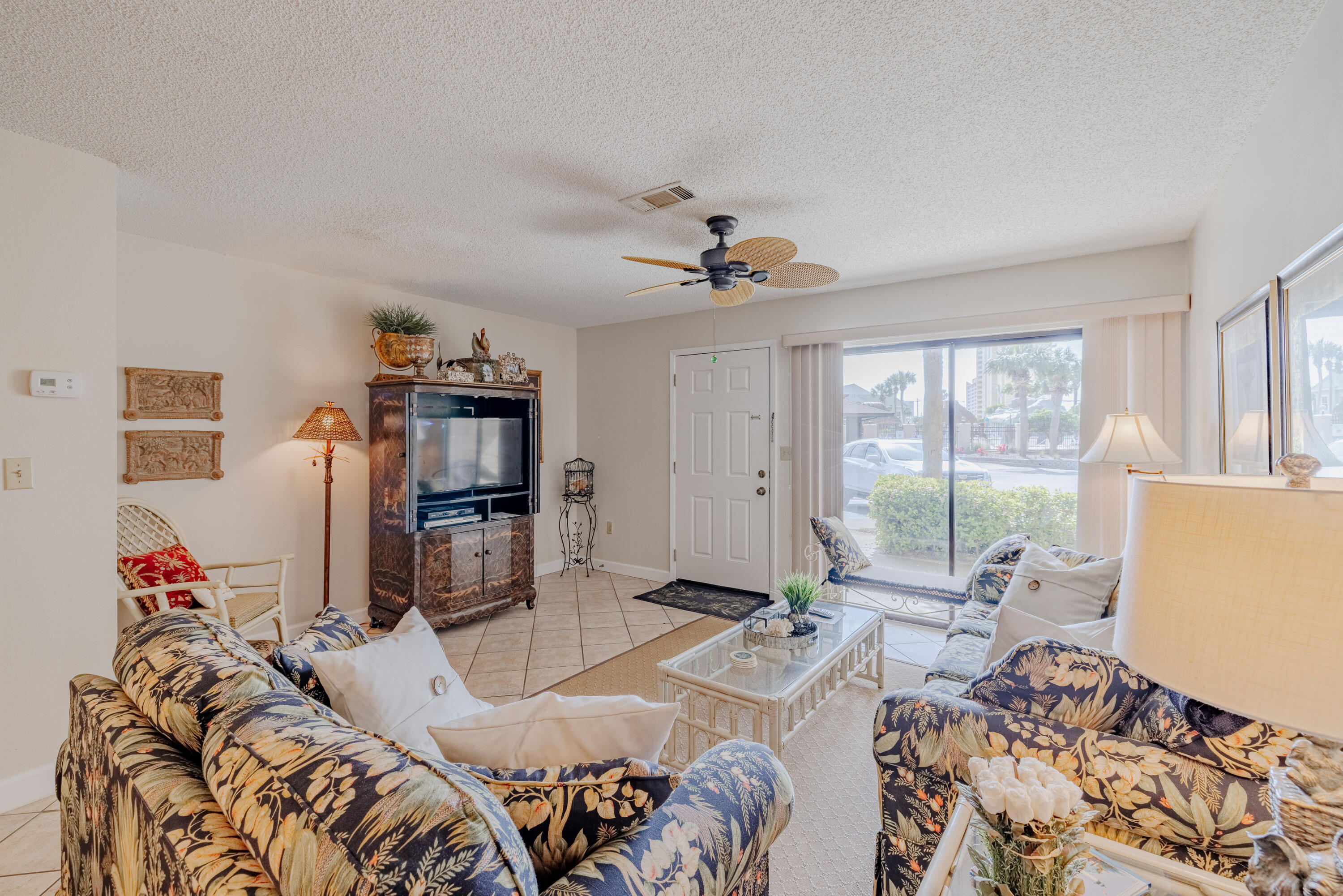 PORTSIDE RESORT - Residential