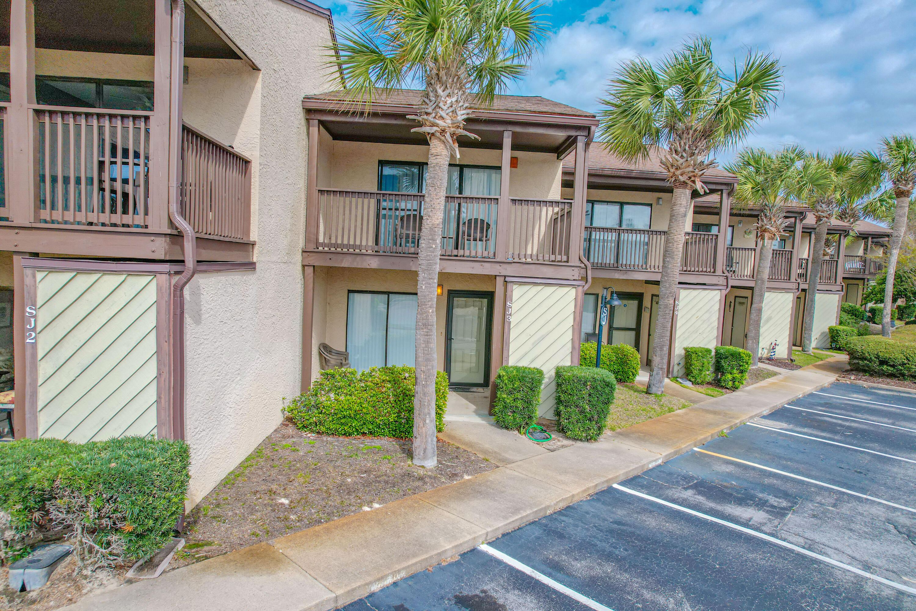 PORTSIDE RESORT - Residential