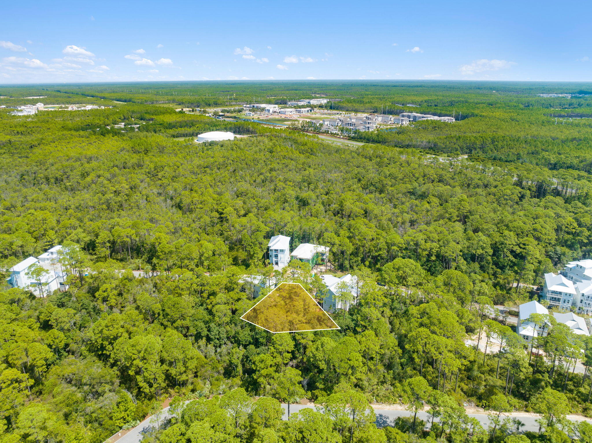 TREETOP VILLAGE - Land