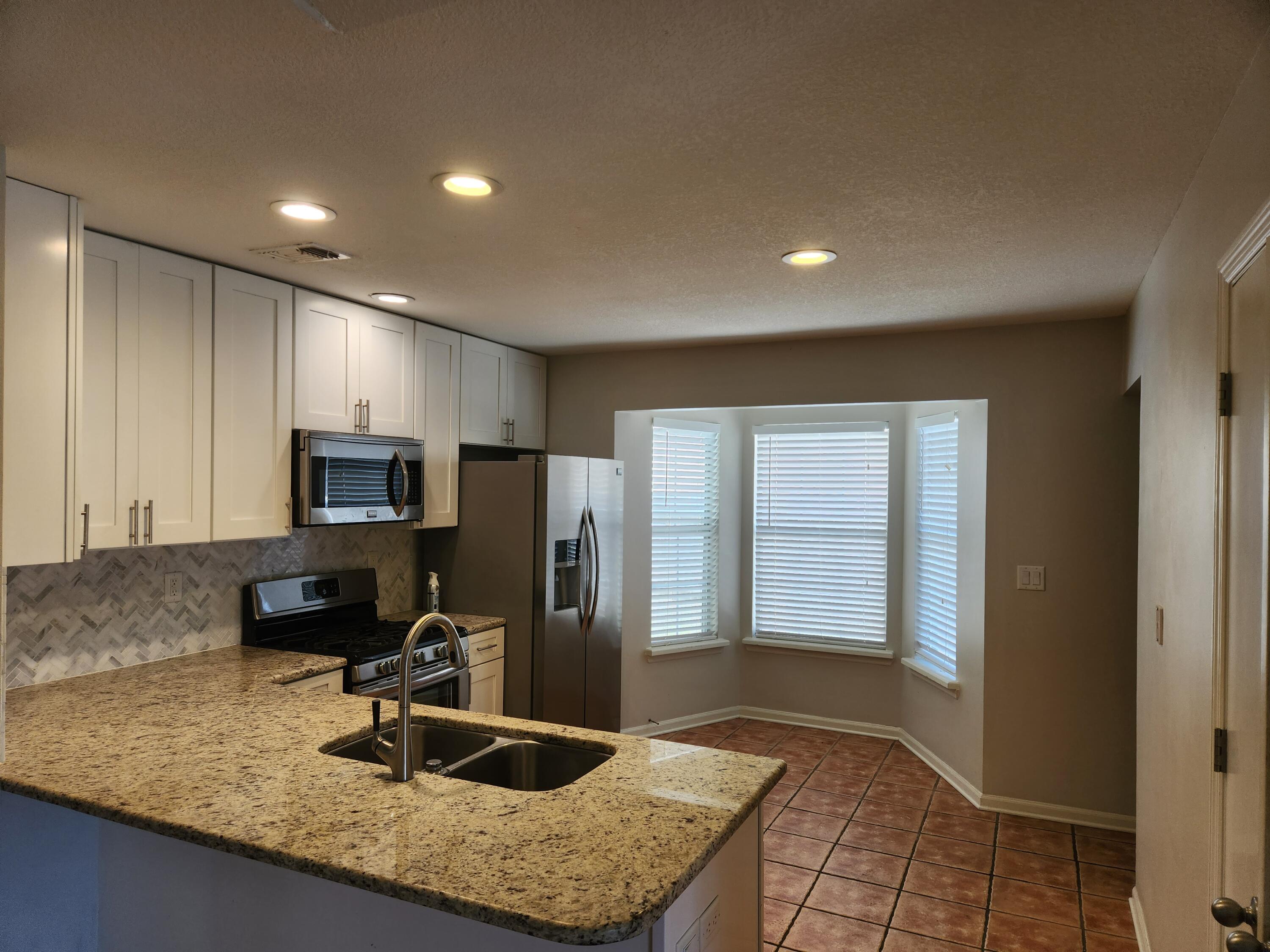 ETRETAT VILLA - Residential Lease