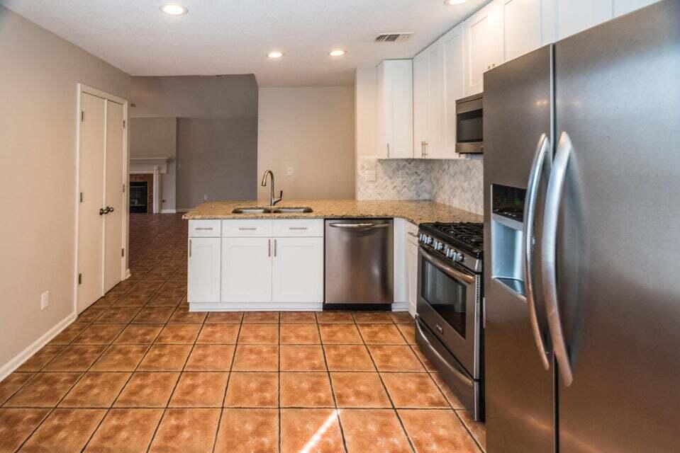 ETRETAT VILLA - Residential Lease