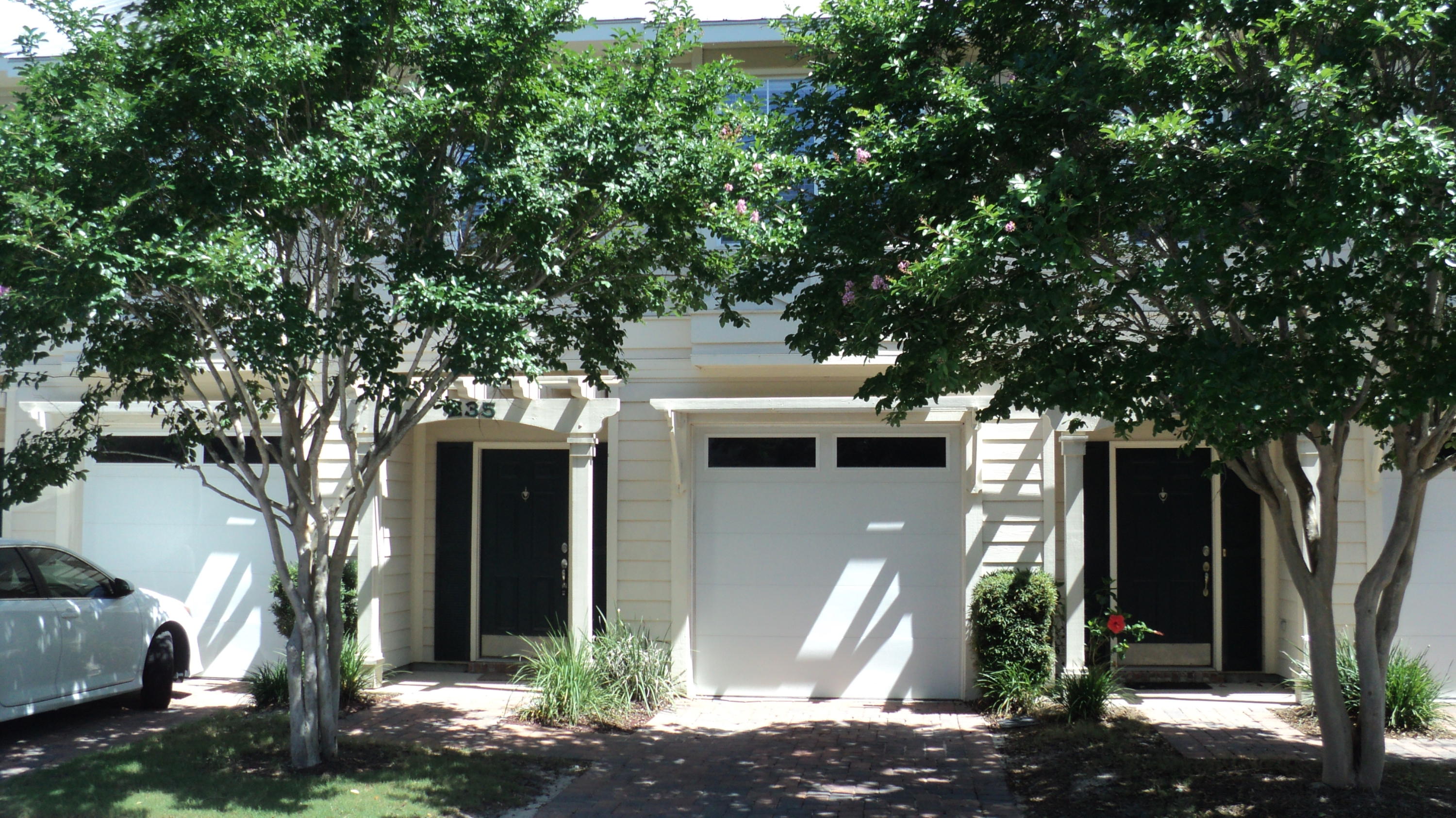 Very nice upscale 3 bedroom, 2 1/2 bath, 1 car garage townhome in central Destin. This unit is move in ready, very clean, has brand new carpet, and has been freshly painted. Close to shopping, schools, restaurants, beaches, parks, etc.. First floor has nine foot ceilings and includes living, dining, kitchen, half bath, and garage. All three bedrooms, two baths, and laundry are upstairs. Master bedroom has master bath with garden tub and large walk-in closet. MANY FEATURES INCLUDING: Granite countertops in kitchen, stainless steel appliances, ceiling fans, crown molding, and 2'' blinds. Has private covered rear patio off living room. Quality construction with Hardiboard siding, metal roofs, and brick paver driveways & sidewalks. No pets allowed. Available for rent through 06/30/2016