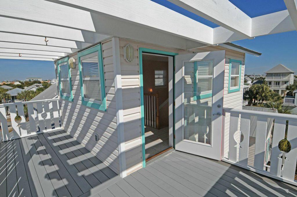 Crystal shores - Residential