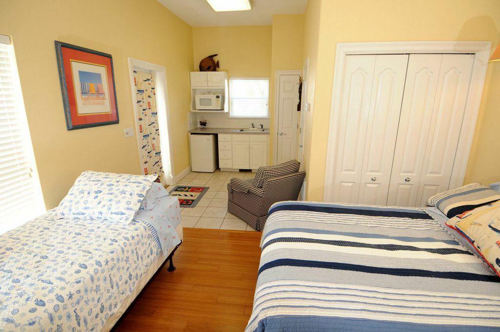 Crystal shores - Residential