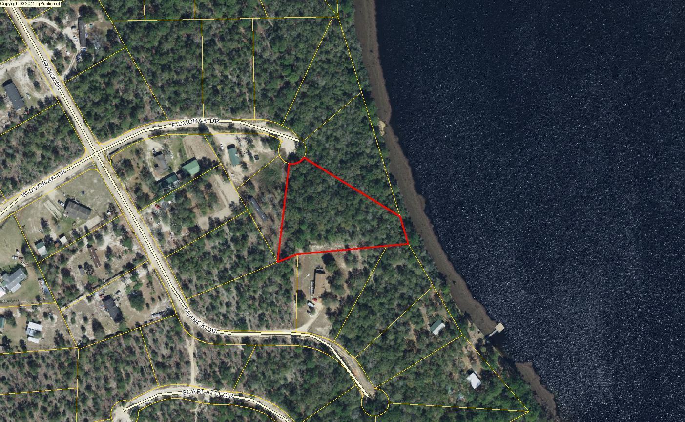 Juniper Lake Estates 85' waterfront with 1.62 AC. Situated at the end of a cul de sac for privacy. There is a 10 x 10 dock for access to the water. The road is not maintained by Walton County.Cash offers only.