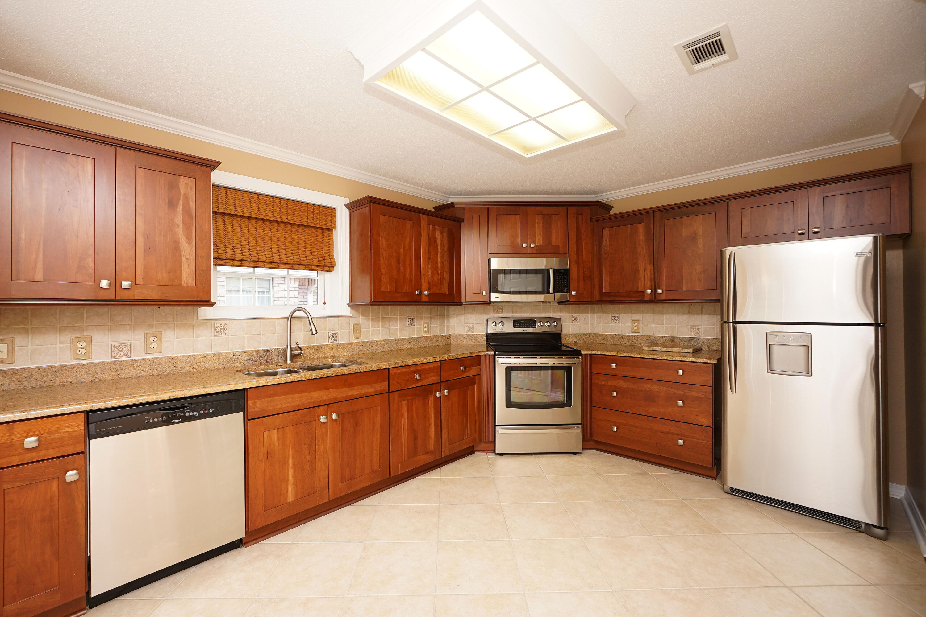 PARKWOOD PLACE AT BLUEWATER BAY - Residential