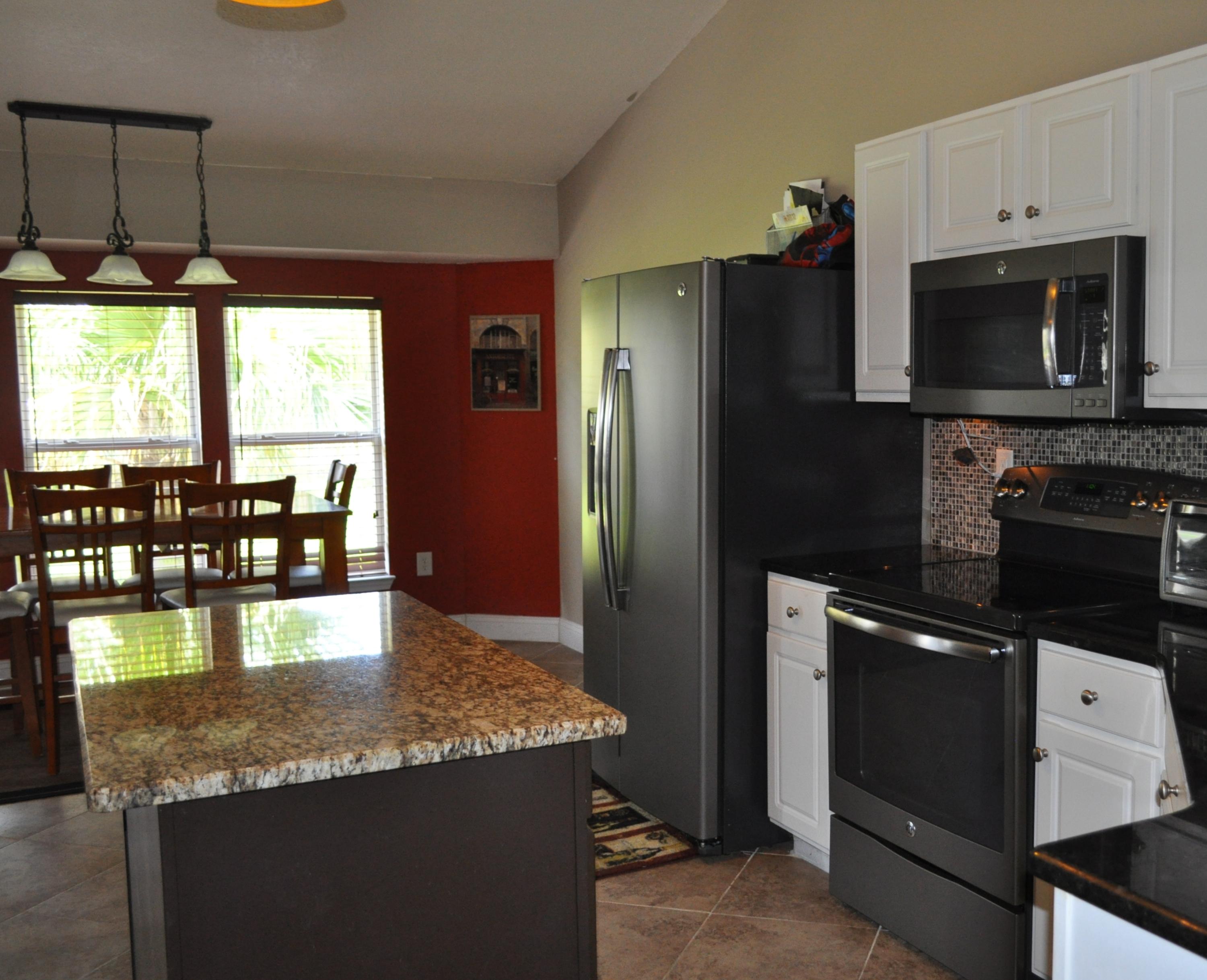 ASHBERRY WOODS - Residential