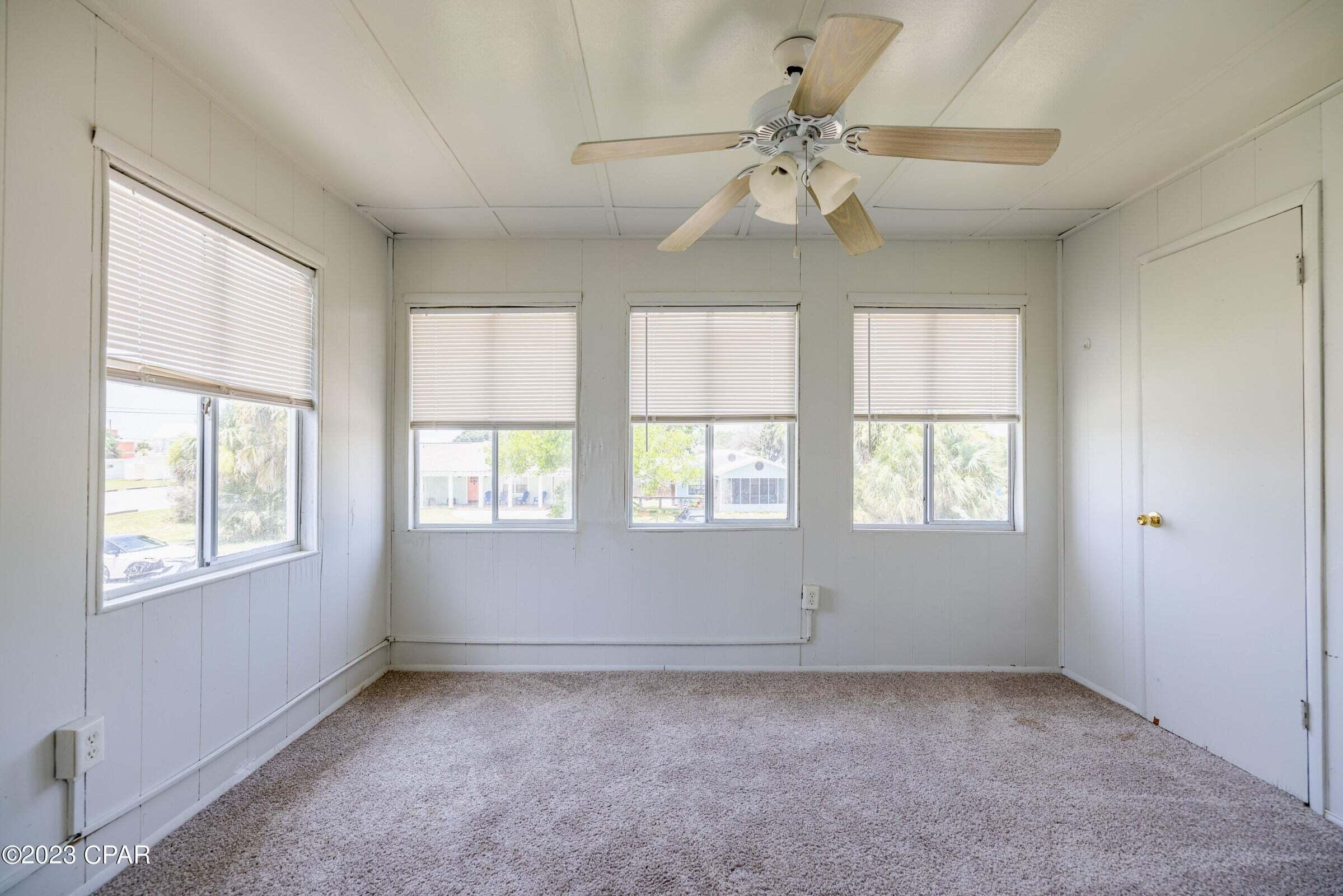 LAGUNA BEACH ESTATES 7TH ADDN - Residential