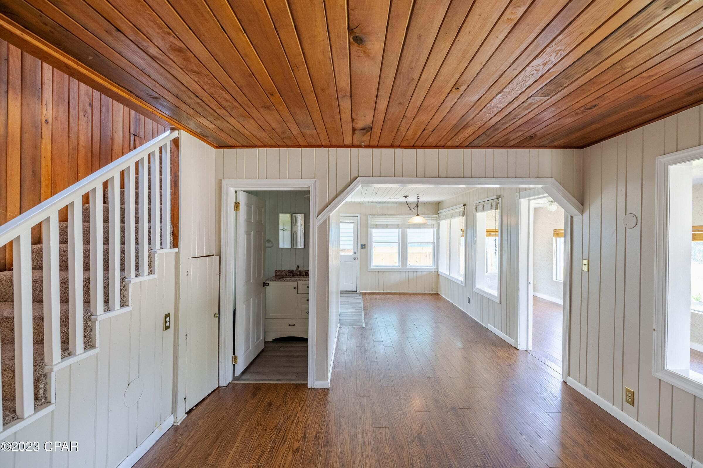 LAGUNA BEACH ESTATES 7TH ADDN - Residential