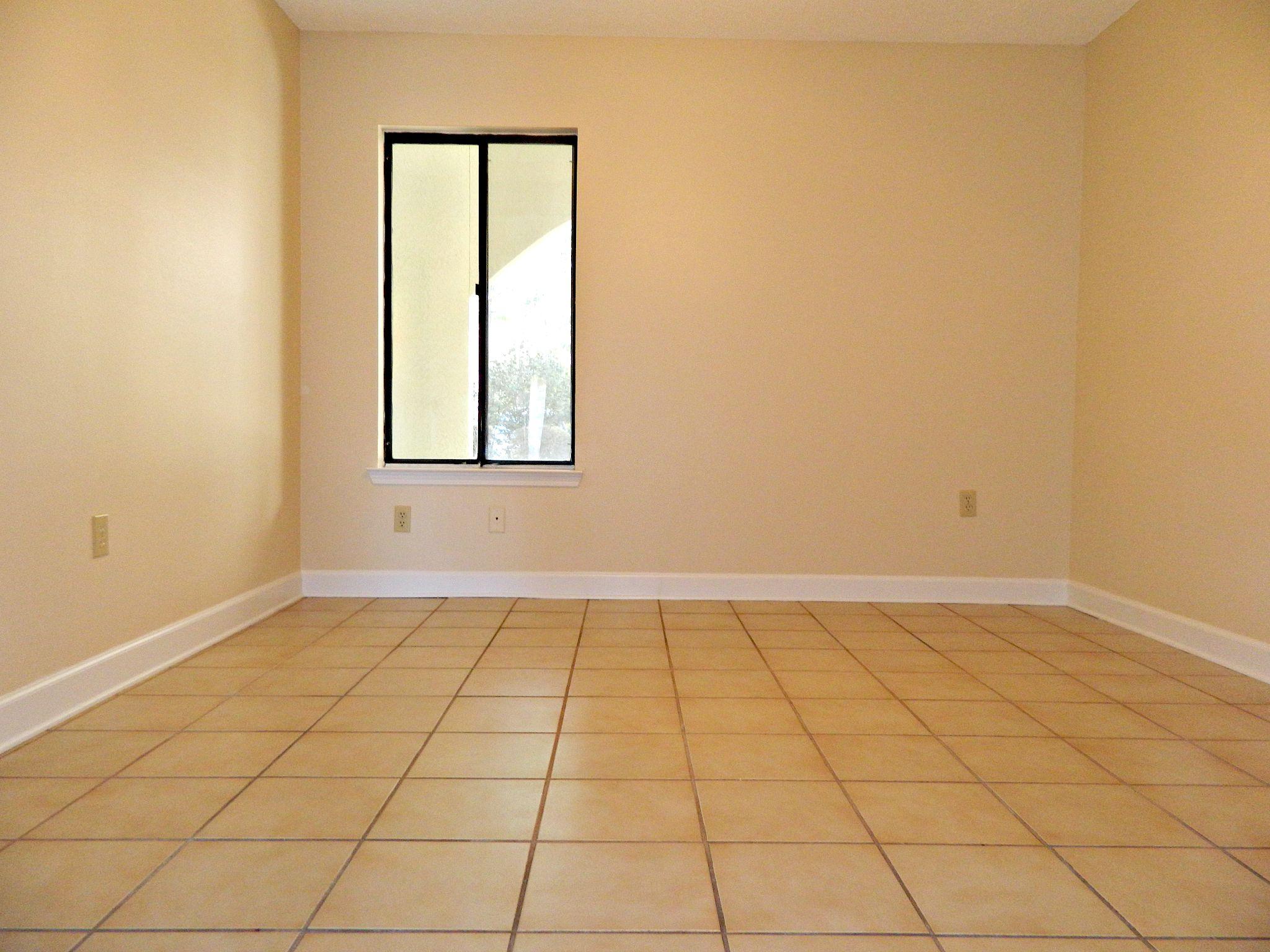 LAKESIDE CONDO AT BLUEWATER BAY - Residential