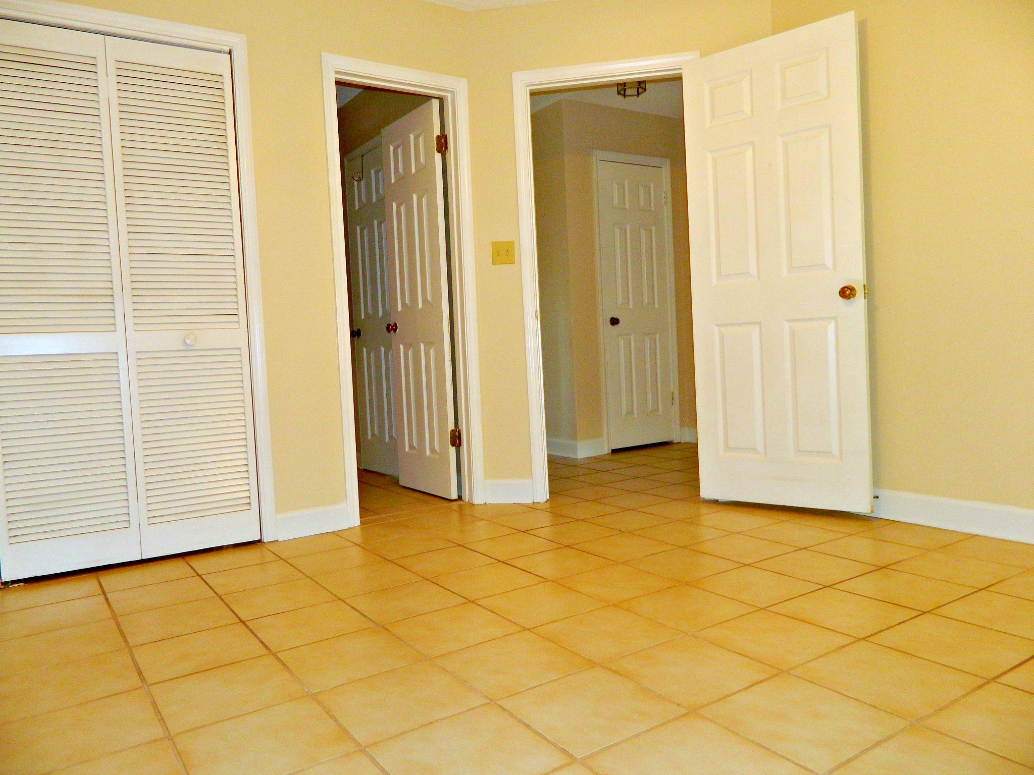 LAKESIDE CONDO AT BLUEWATER BAY - Residential