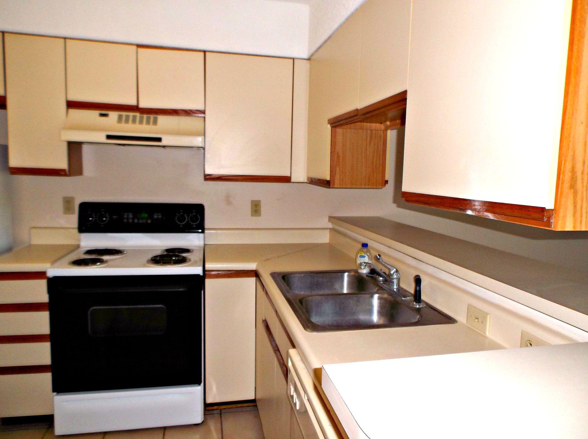 LAKESIDE CONDO AT BLUEWATER BAY - Residential