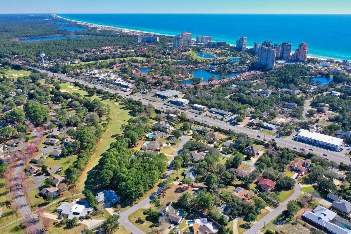 SANDESTIN ESTATES - Land