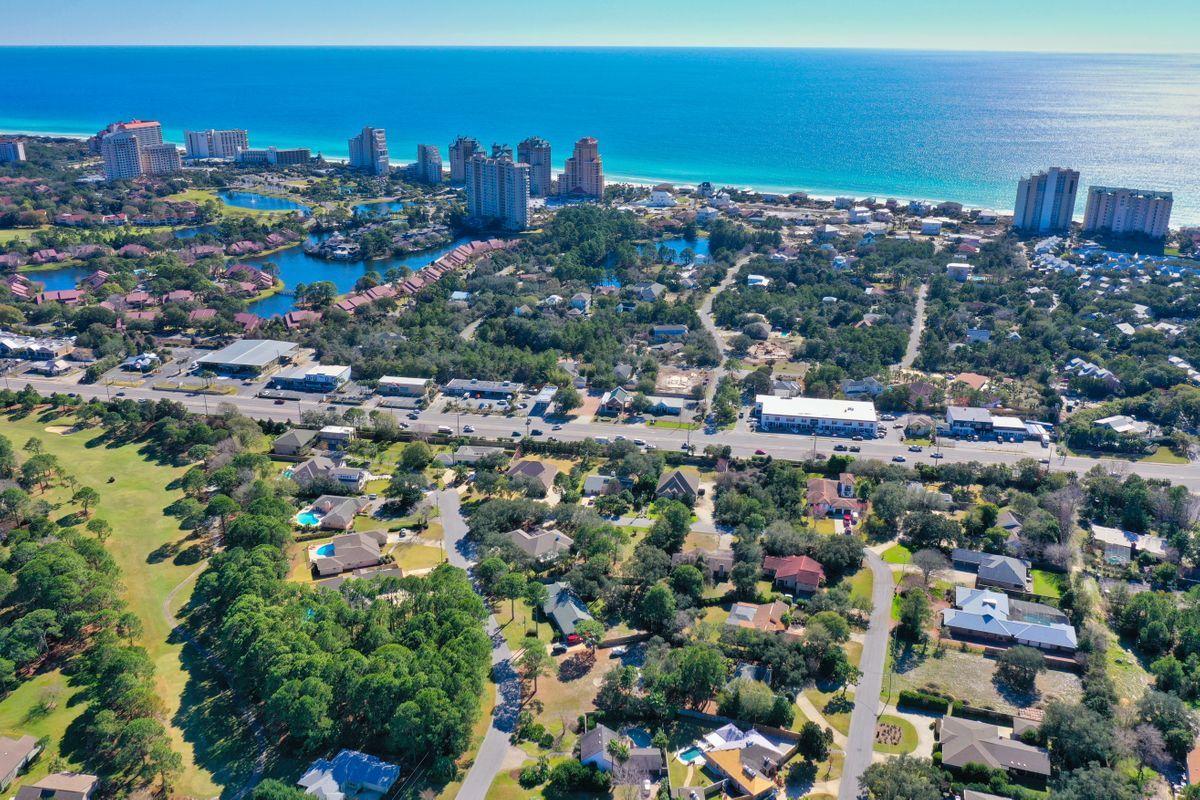 SANDESTIN ESTATES - Land