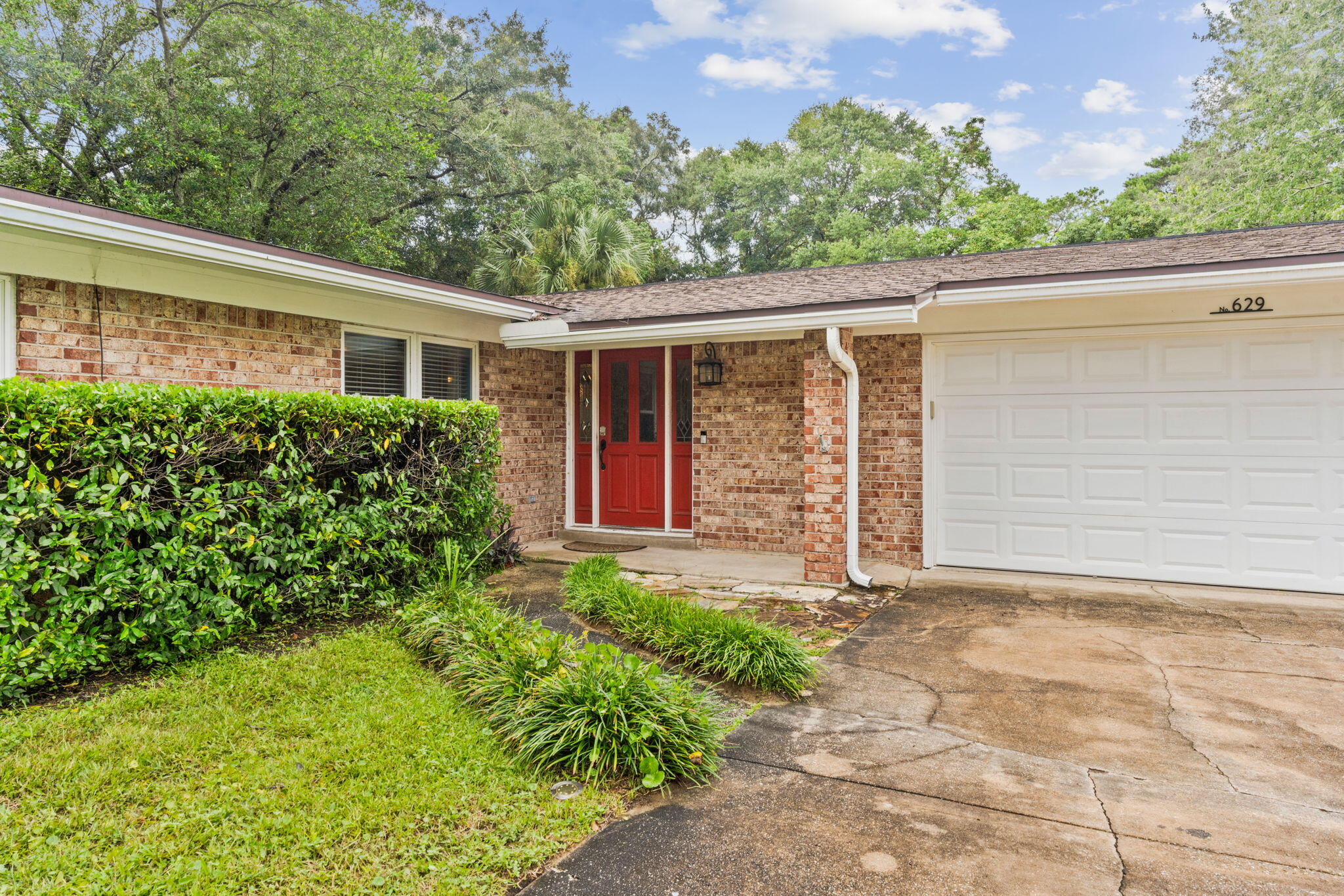 629 NE Merioneth Drive
