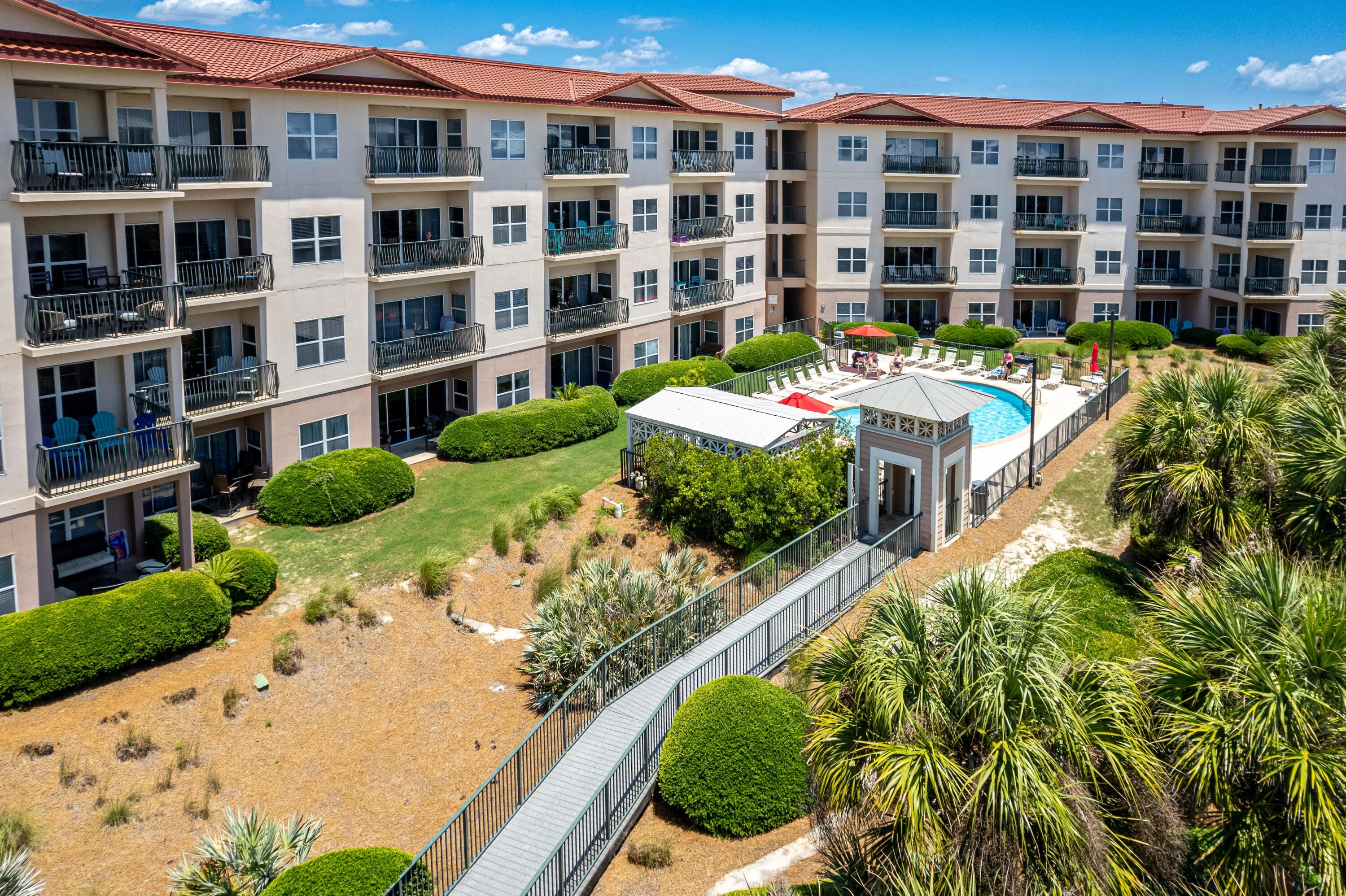 EMERALD WATERS - Residential