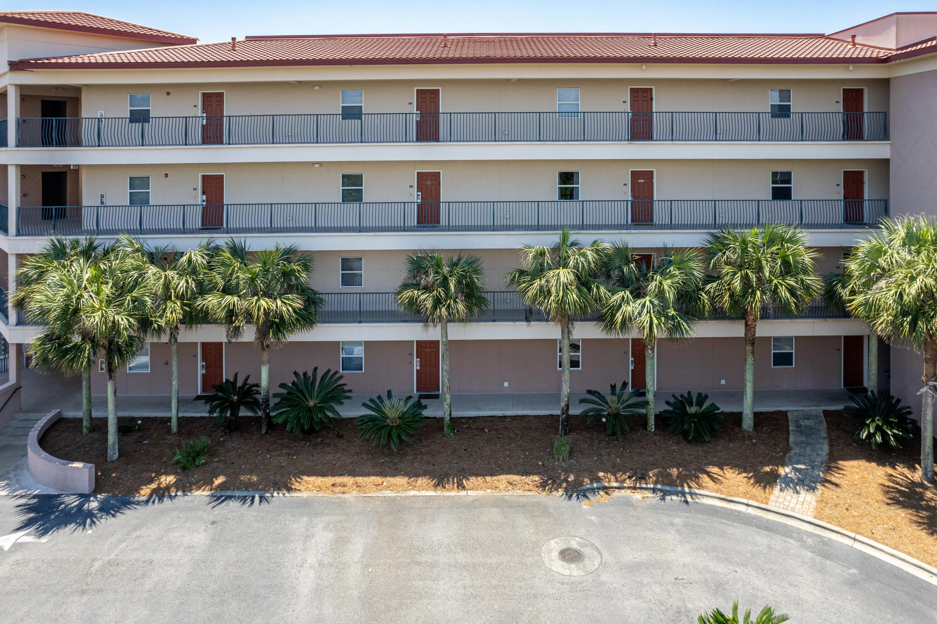 EMERALD WATERS - Residential