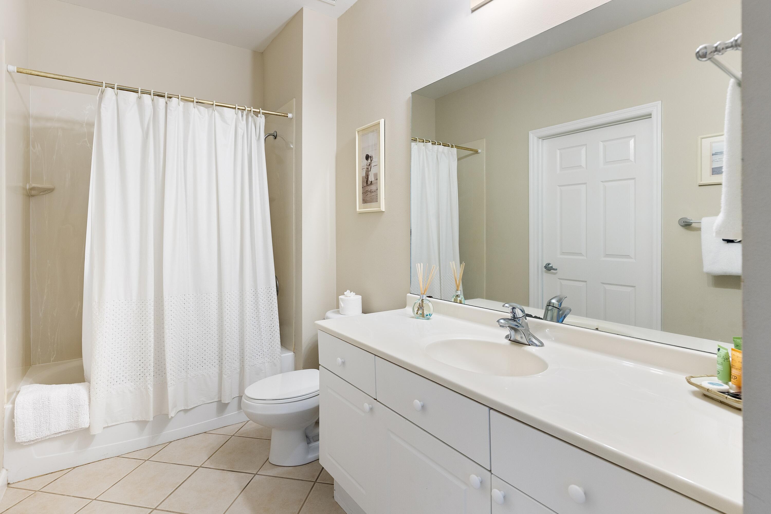 EMERALD WATERS - Residential