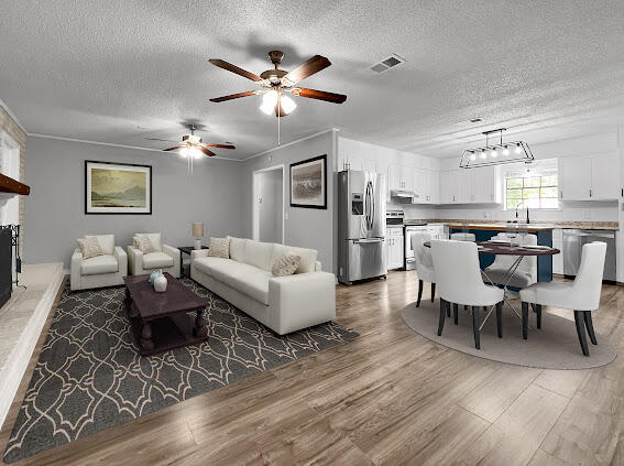 WELLINGTON FOREST - Residential