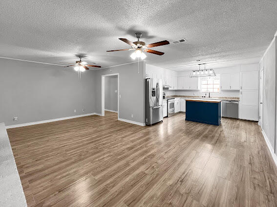 WELLINGTON FOREST - Residential