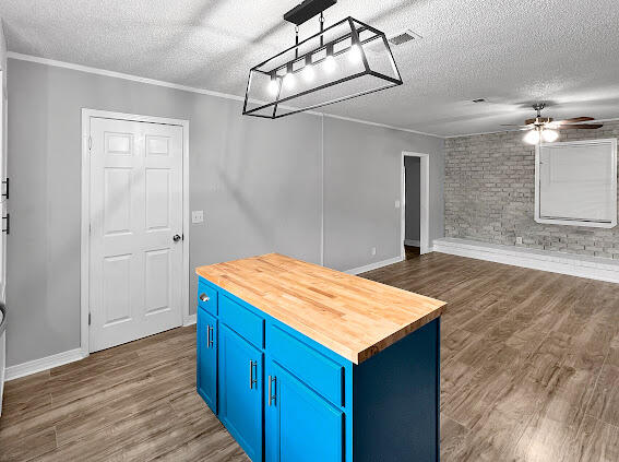 WELLINGTON FOREST - Residential