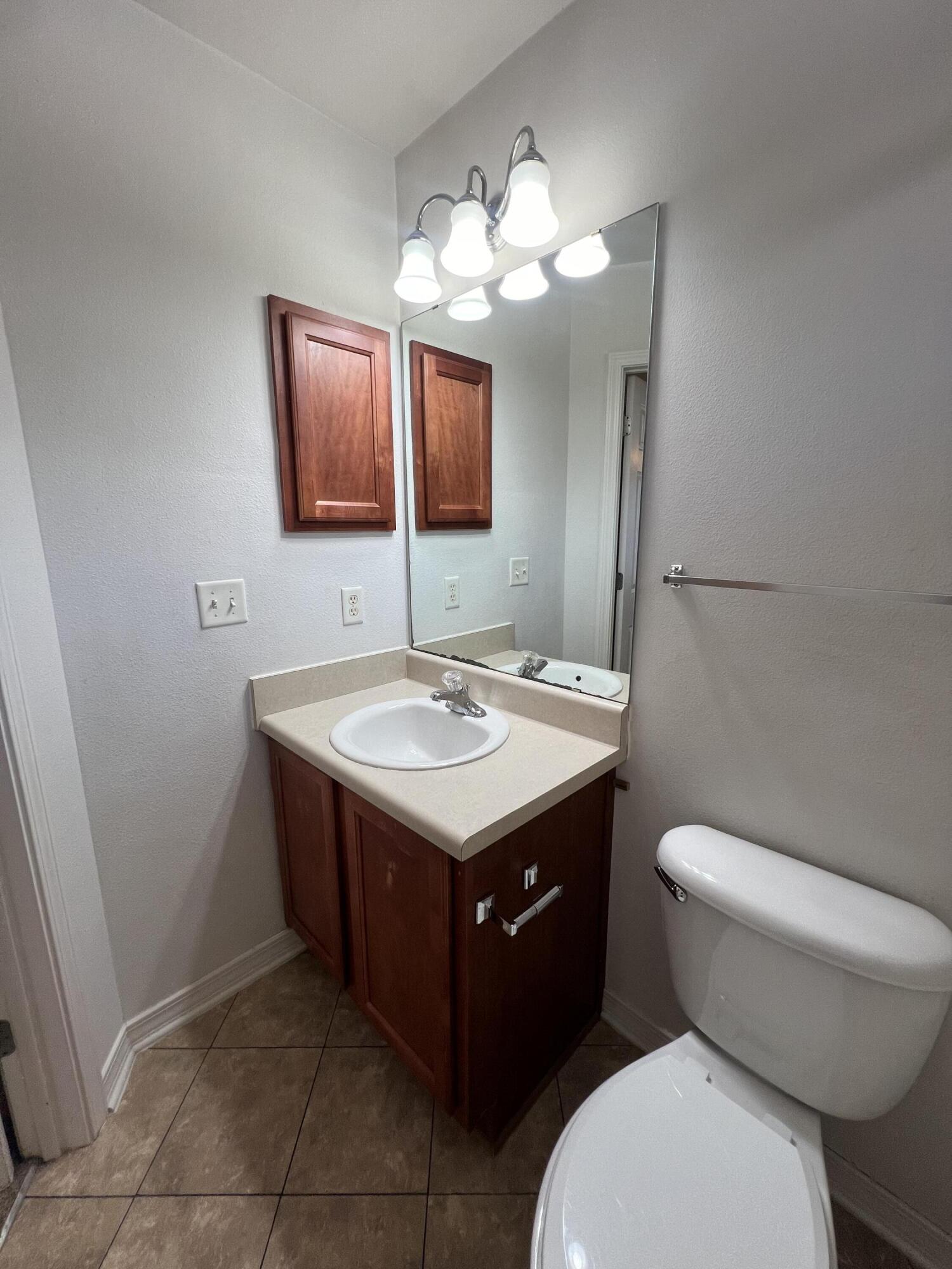 SHADOW LAKES - Residential