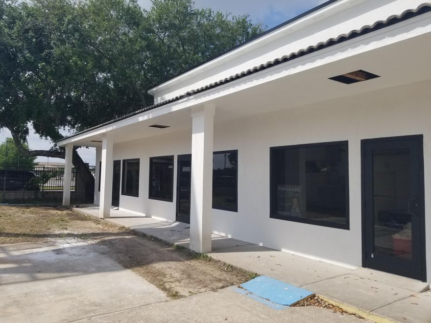 Freshly updated restaurant space at the shopping plaza located right next to Eglin Air Force Base gate. The property has just changed ownership and is going through a lot of renovations. Great visibility and signage! The space will be delivered as a ''vanilla shell'' with brand new electrical and HVAC systems.