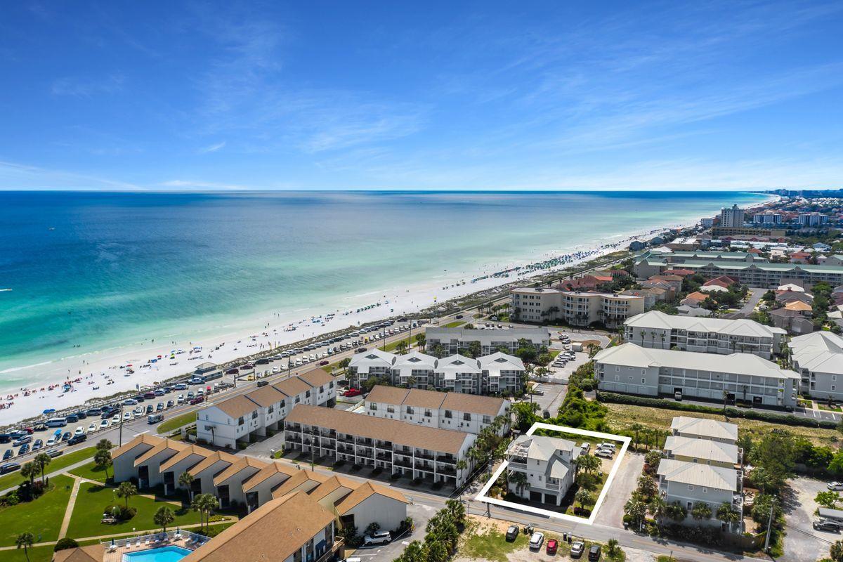 MIRAMAR BEACH - Residential