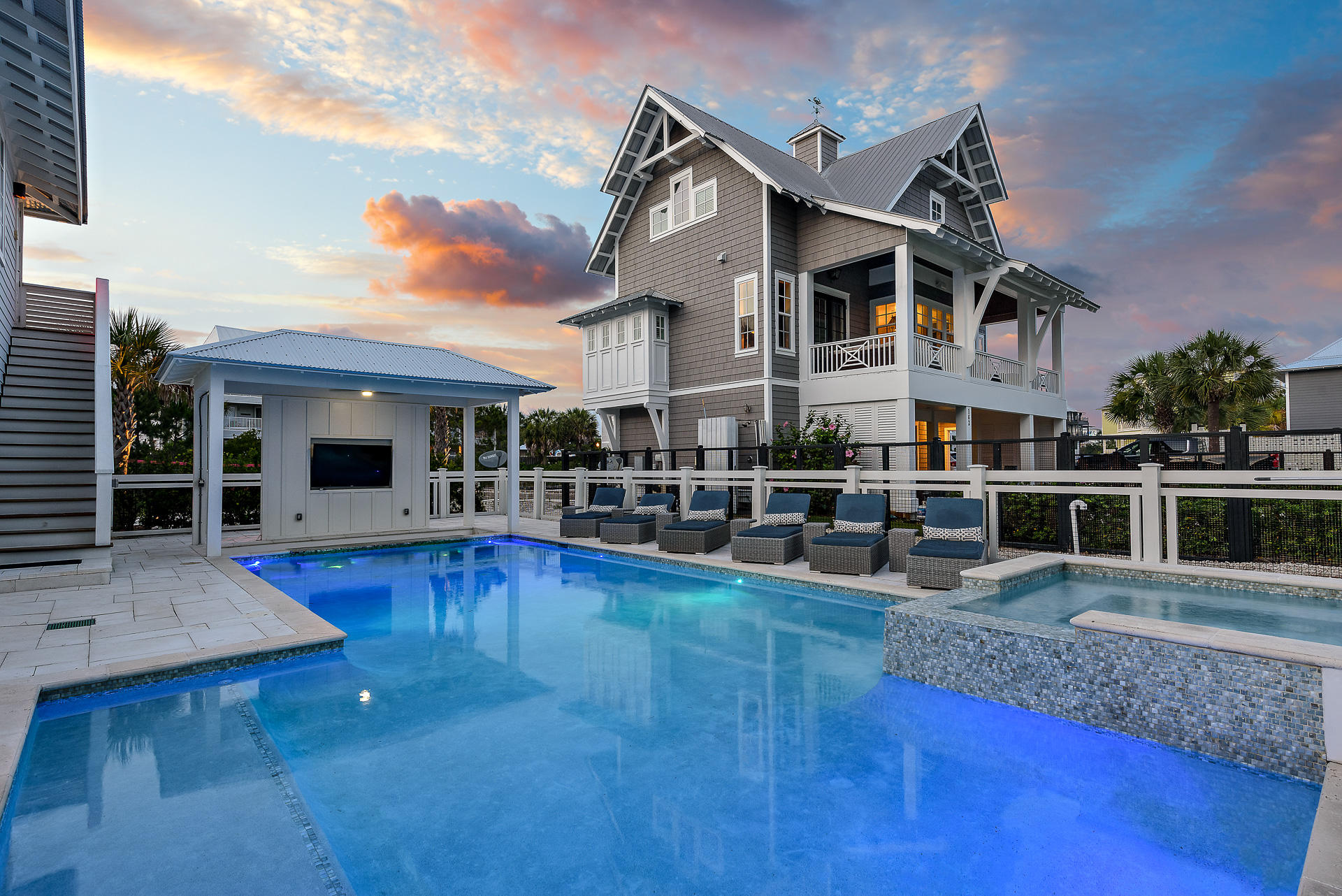 WALK OVER DUNES - Residential