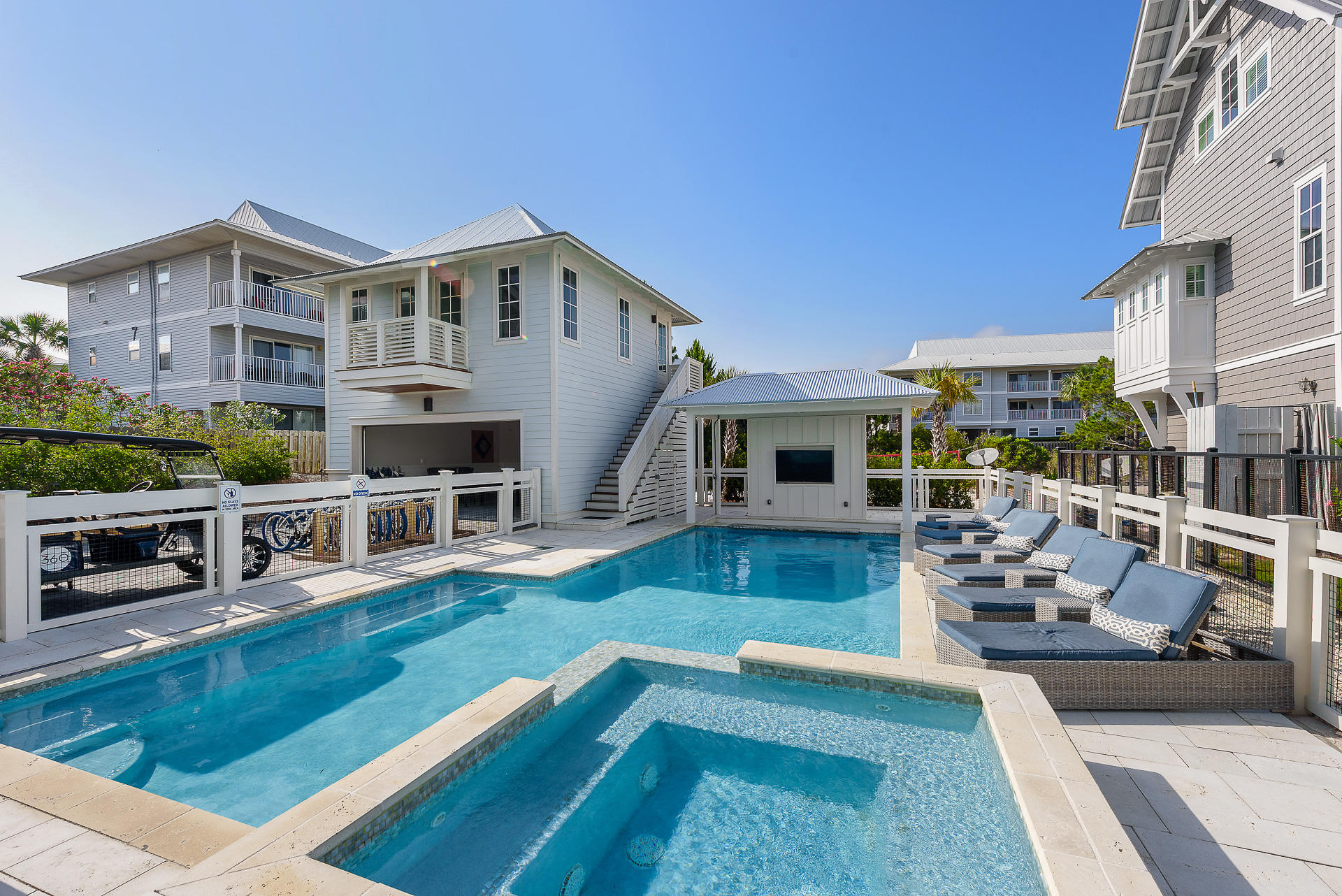 WALK OVER DUNES - Residential