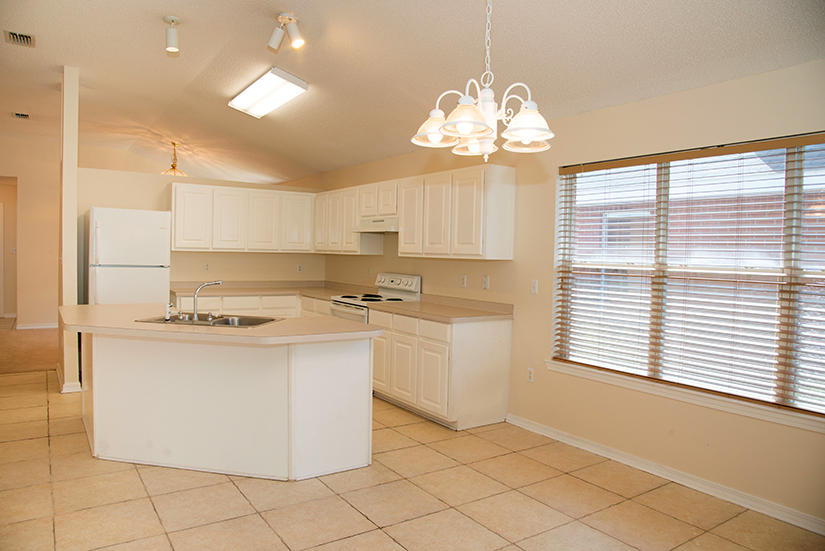 EMERALD VILLAGE S/D - Residential Lease