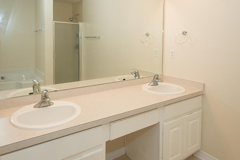 EMERALD VILLAGE S/D - Residential Lease