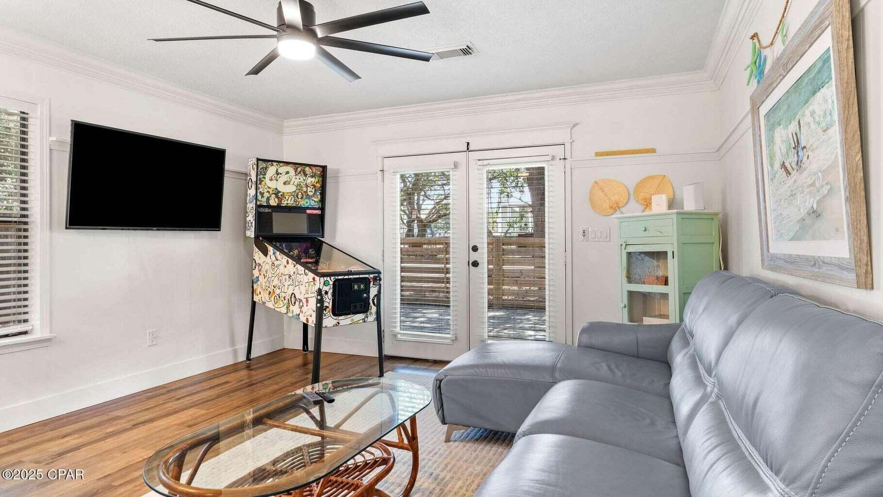 RIVIERA BEACH - Residential