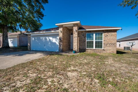 Photo of 104 Sandstone Trail, Crestview, FL 32539 (MLS # 988163)