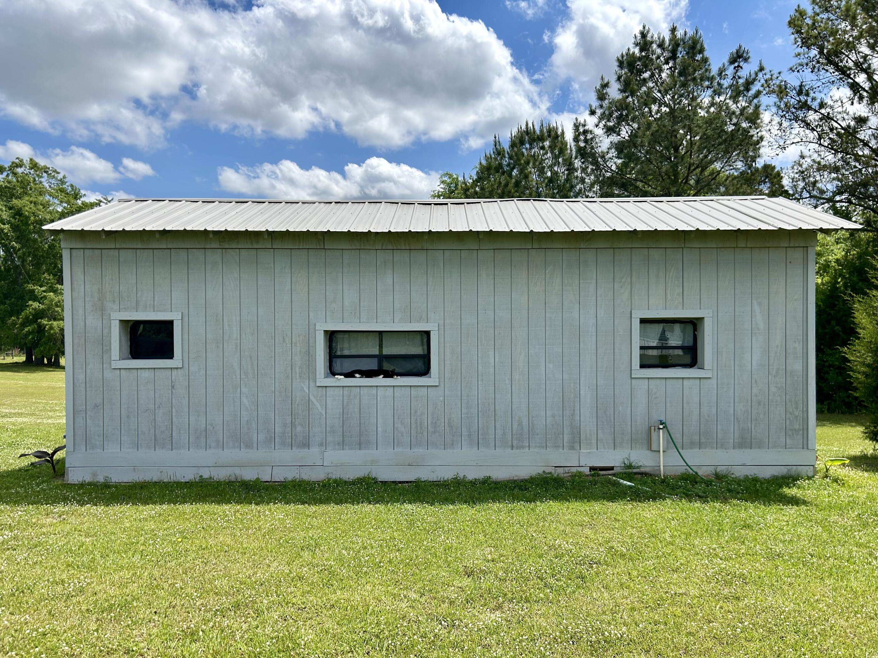 NO RECORDED SUBDIVISION - Farm