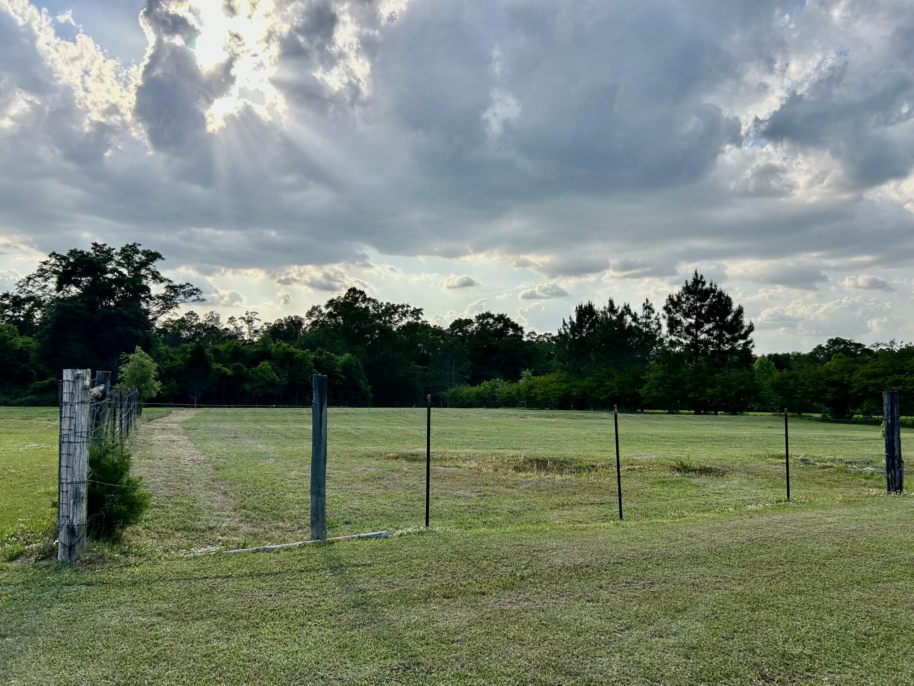 NO RECORDED SUBDIVISION - Farm