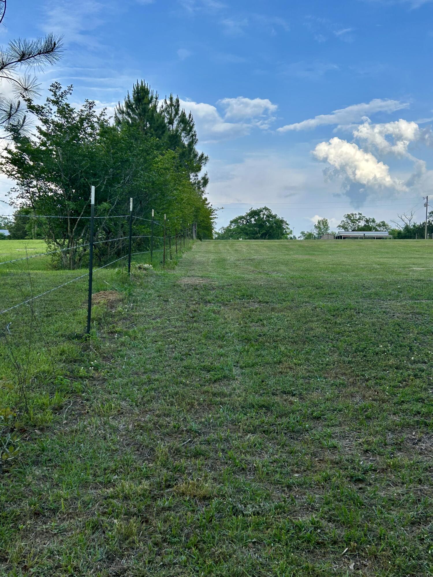 NO RECORDED SUBDIVISION - Farm