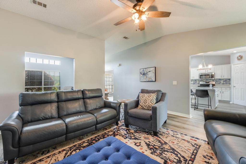 NORTHVIEW ESTATES 7TH ADDN - Residential Lease