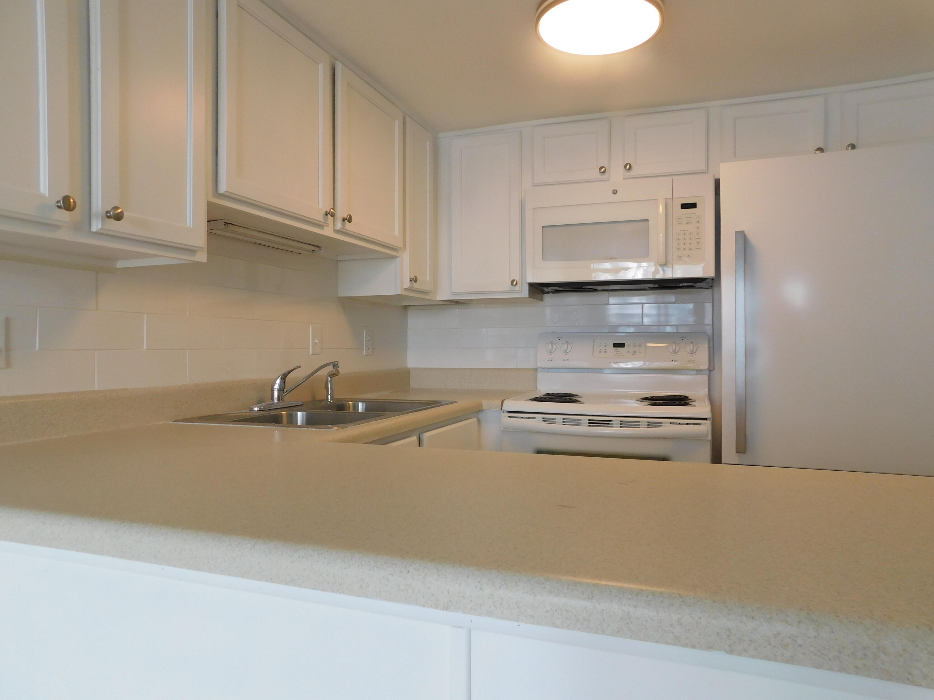 FINISTERRA CONDO - Residential