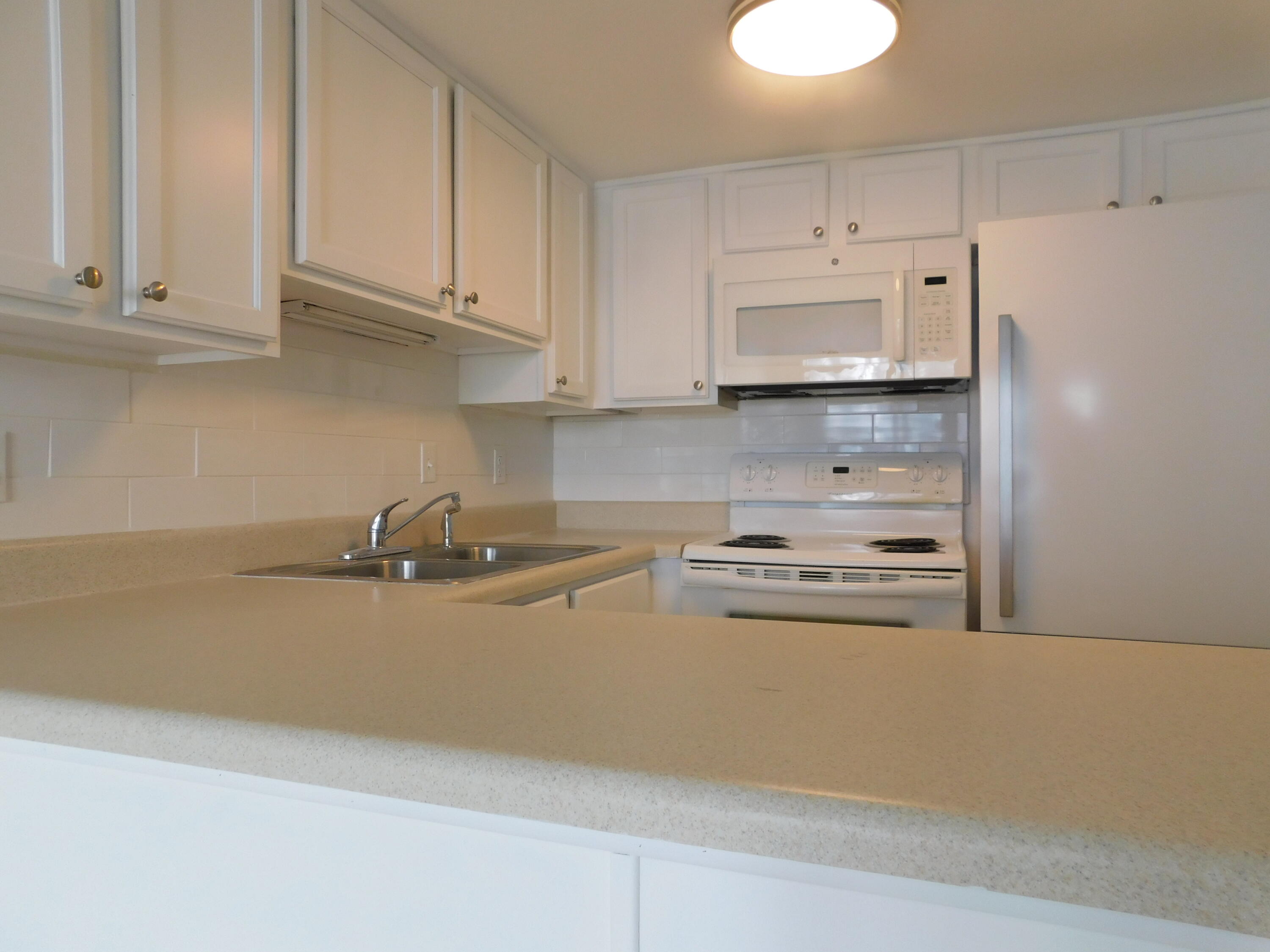 FINISTERRA CONDO - Residential