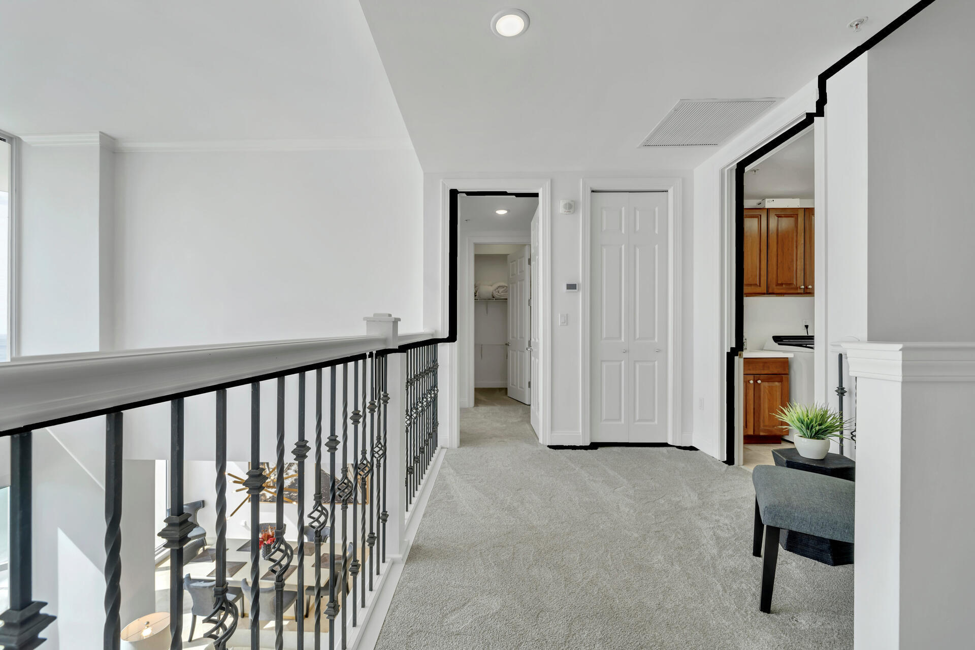 SILVER BEACH TOWERS - Residential
