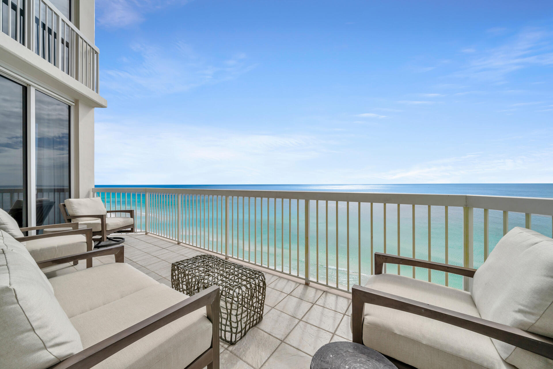 SILVER BEACH TOWERS - Residential